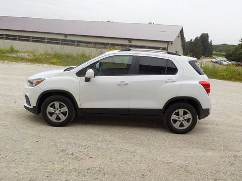 Used 2022 Chevrolet Trax LT w/ LT Convenience Package AWD/4WD image 8