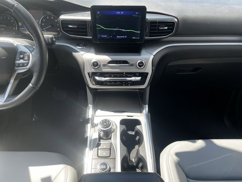 Used 2021 Ford Explorer XLT w/ Equipment Group 202A image 15