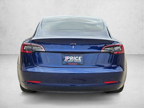 Used 2022 Tesla Model 3 image 7