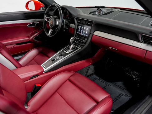 Used 2018 Porsche 911 Carrera GTS image 32