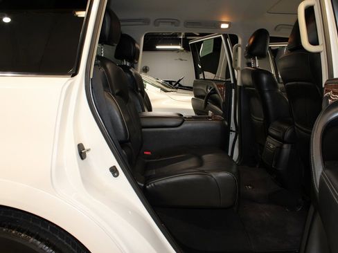 Used 2018 INFINITI QX80 2WD w/ Driver Assistance Package image 16