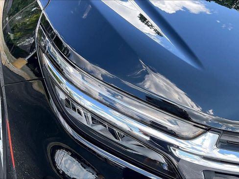 Used 2024 Chevrolet Equinox LT w/ LPO, Floor Liner Package FWD image 27