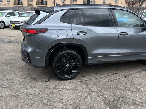 New 2026 Volkswagen Tiguan SE R-Line AWD/4WD image 6
