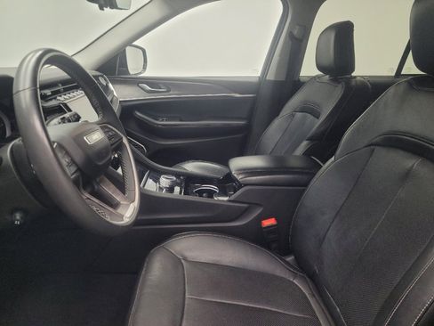 Used 2023 Jeep Grand Cherokee 4WD 4xe w/ Luxury Tech Group II image 17