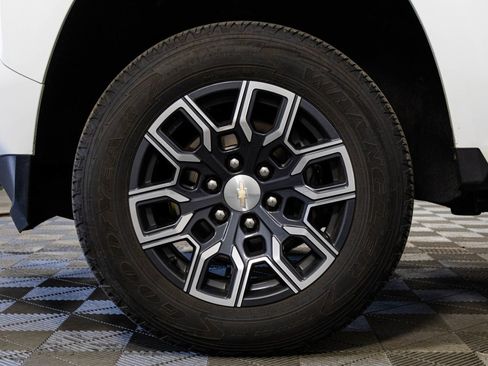 Used 2023 Chevrolet Colorado LT w/ LT Convenience Package III AWD/4WD image 45