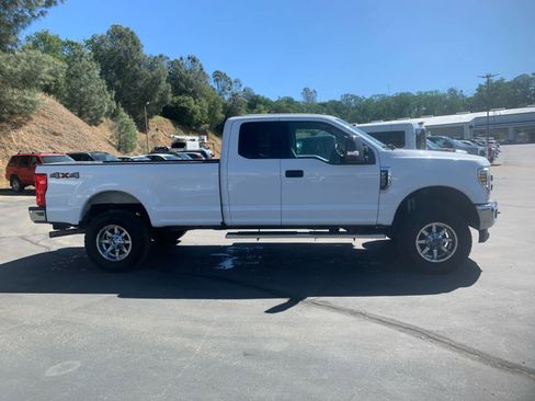 Used 2018 Ford F250 XLT w/ XLT Value Package image 4