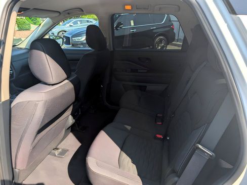 Used 2025 Nissan Pathfinder SV AWD/4WD image 11