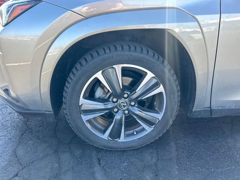 Used 2022 Lexus UX 250h w/ Premium Package image 29