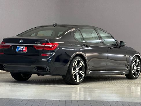 Used 2019 BMW 740i image 8