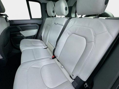 New 2026 Land Rover Defender 110 X-Dynamic SE image 23
