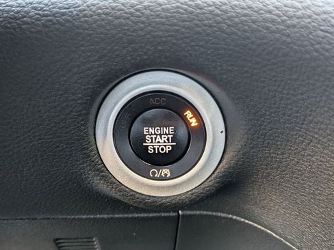 Used 2020 Chrysler Pacifica Limited w/ Advanced Safetytec Group image 20