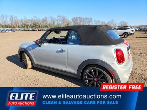 Used 2018 MINI Cooper S FWD image 3