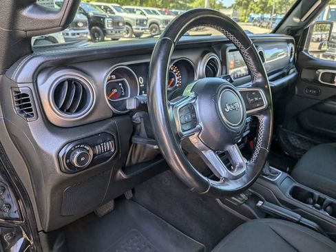 Used 2020 Jeep Wrangler Unlimited Sahara AWD/4WD image 33