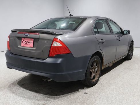 Used 2011 Ford Fusion SE image 2