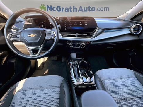 Used 2024 Chevrolet Trax LT w/ Driver Confidence Package FWD image 9