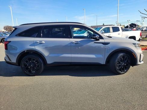 Used 2022 Kia Sorento SX image 3