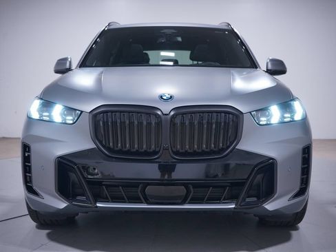 Used 2026 BMW X5 xDrive50e w/ M Sport Package AWD/4WD image 4