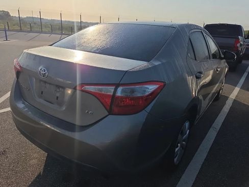 Used 2015 Toyota Corolla LE FWD image 3