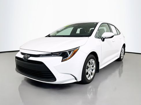 Used 2025 Toyota Corolla LE FWD image 10