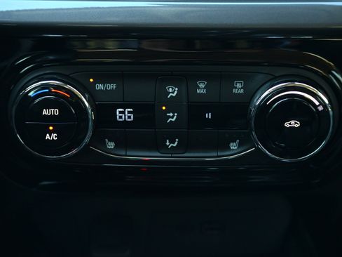 Used 2026 Chevrolet Trax ACTIV w/ Sunroof Package image 14