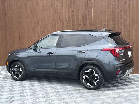 Used 2025 Kia Seltos S FWD image 16