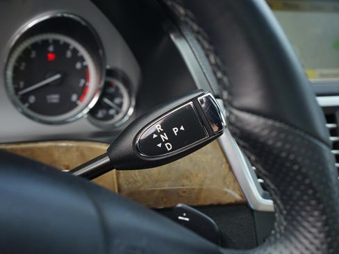 Used 2011 Mercedes-Benz E 350 4MATIC Sedan image 23