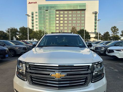 Used 2017 Chevrolet Suburban Premier AWD/4WD image 2