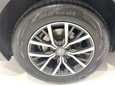 Used 2020 Volkswagen Tiguan S image 14