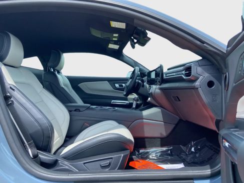 Used 2025 Ford Mustang GT Premium RWD image 14