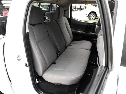 Used 2018 Toyota Tacoma SR5 RWD image 34