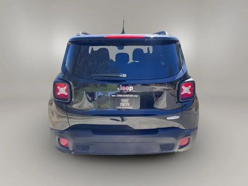 Used 2017 Jeep Renegade Latitude w/ Popular Equipment Group FWD image 10