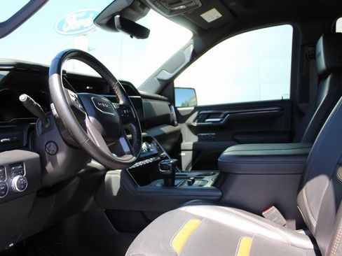 Used 2024 GMC Sierra 1500 AT4 w/ Technology Package image 11