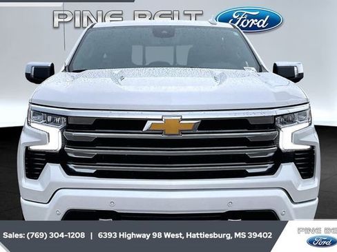 Used 2024 Chevrolet Silverado 1500 High Country image 3