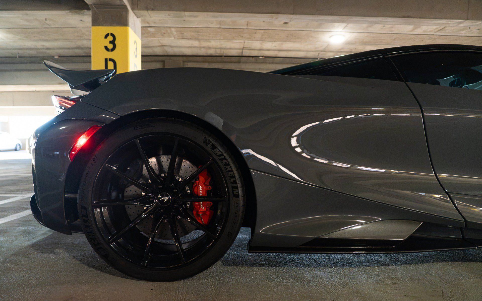 Used 2021 McLaren 765LT RWD image 28
