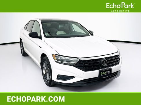 Used 2019 Volkswagen Jetta R-Line w/ R-Line Cold Weather Package FWD image 1