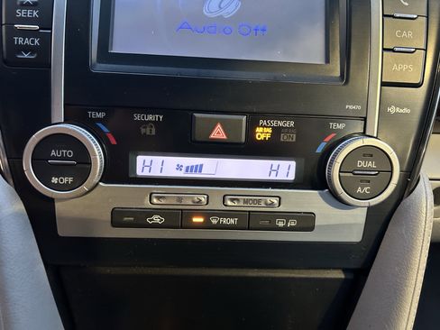 Used 2013 Toyota Camry XLE image 28