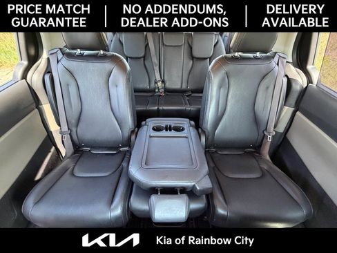 Used 2025 Kia Carnival EX image 20