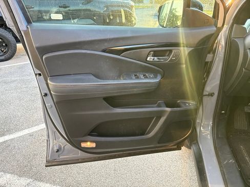 Used 2022 Honda Pilot Black Edition image 34
