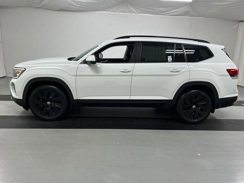 Used 2024 Volkswagen Atlas SE AWD/4WD image 6