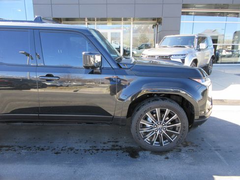 Used 2025 Lexus GX 550 550 Luxury+ w/ Accessory Package (2T) image 12