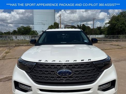 Used 2022 Ford Explorer XLT w/ Equipment Group 202A RWD image 2