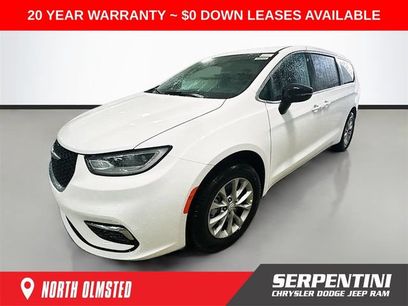 New 2026 Chrysler Pacifica Select