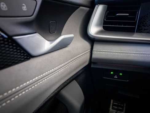 New 2026 Volkswagen Tiguan SE R-Line FWD image 36