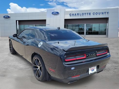 Used 2016 Dodge Challenger R/T Scat Pack w/ Leather Interior Group RWD image 3