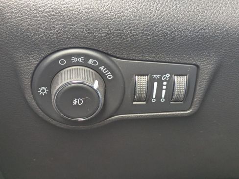 New 2026 Jeep Compass Latitude image 17