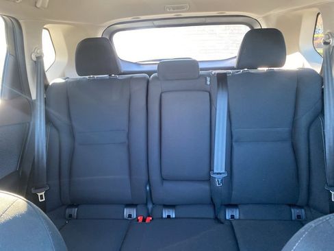 Used 2023 Nissan Rogue S image 31