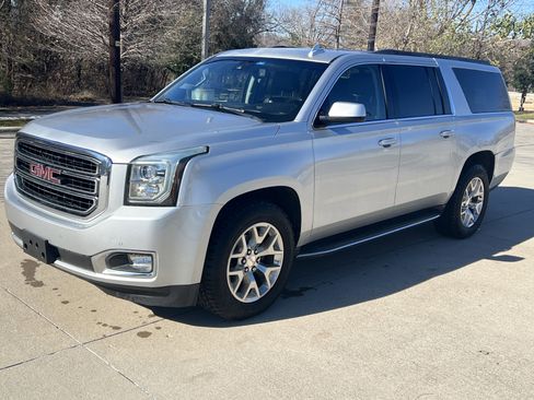 Used 2016 GMC Yukon XL SLT w/ Open Road Package image 5