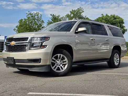 Used 2017 Chevrolet Suburban LT image 21
