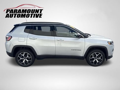 Used 2025 Jeep Compass Limited AWD/4WD image 8