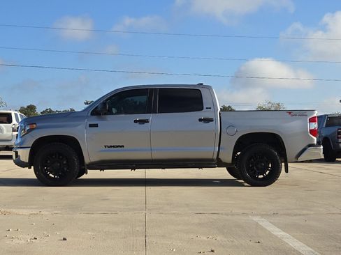Used 2021 Toyota Tundra SR5 w/ SR5 Leather Package AWD/4WD image 2